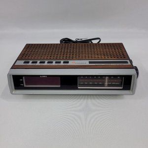 Candle JCR-355 Vintage Electric Clock Radio Plastic Woodgrain Look